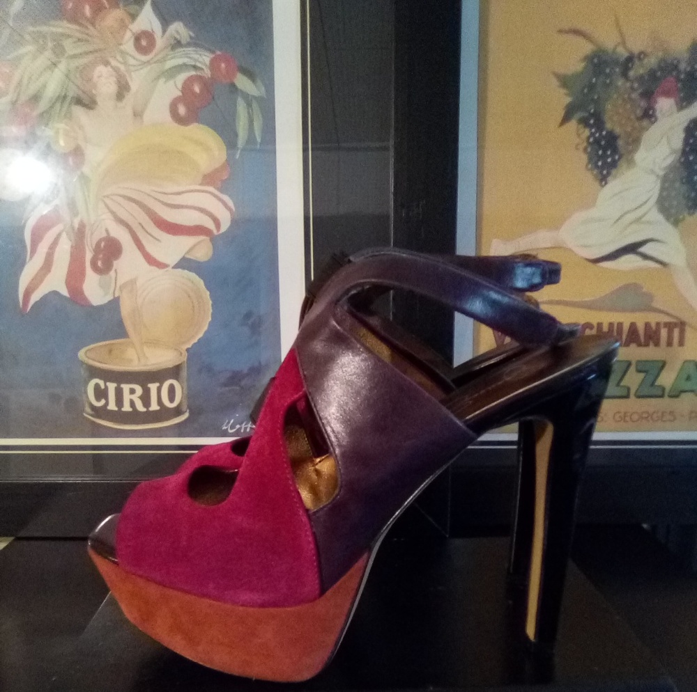 Shoes - Picture 2 of 3